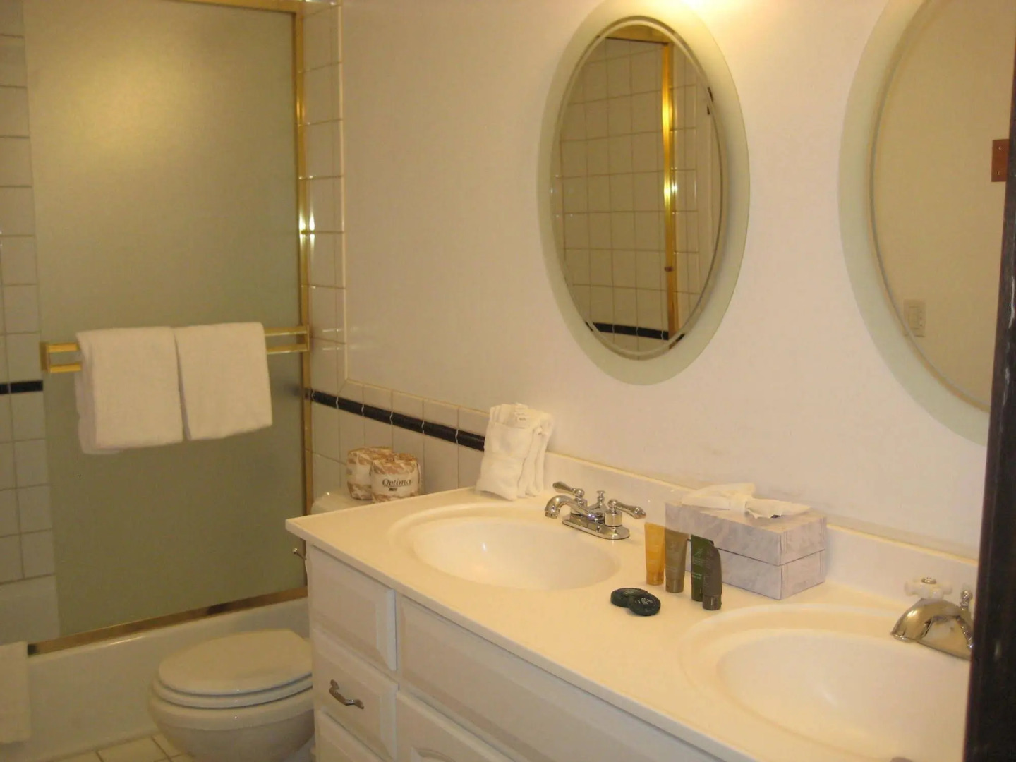 La Vista Blanc by Mammoth Reservation Bureau