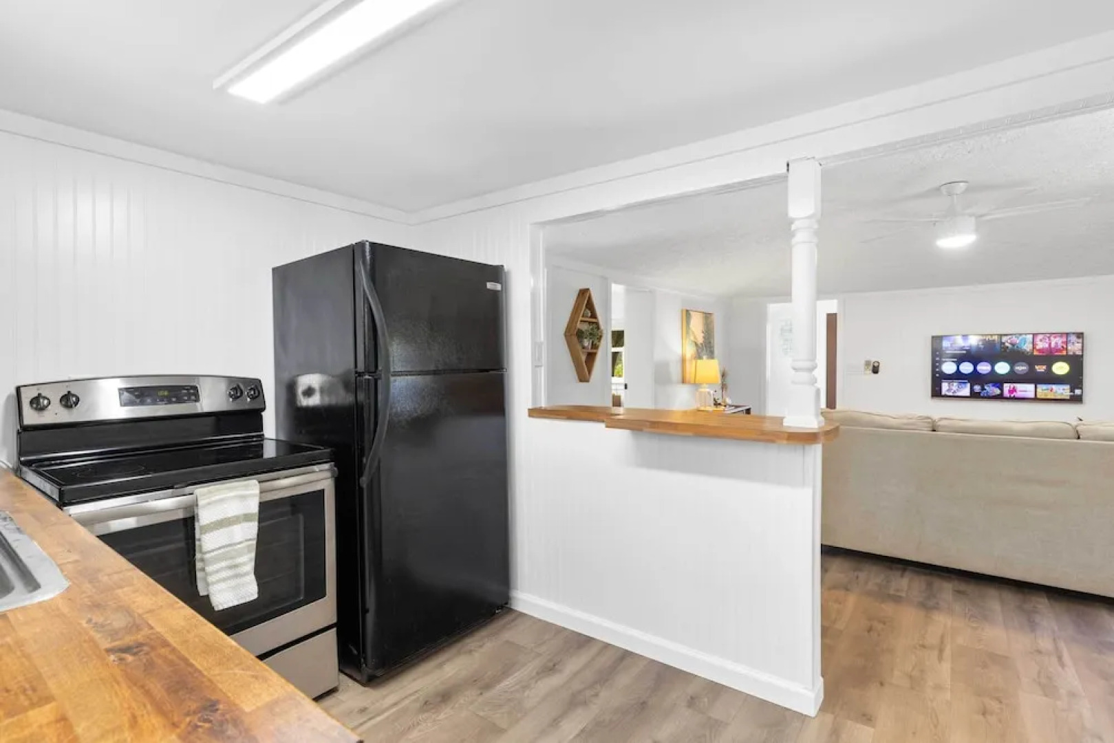 4 Mi to Dtwn: Jensen Beach Cottage