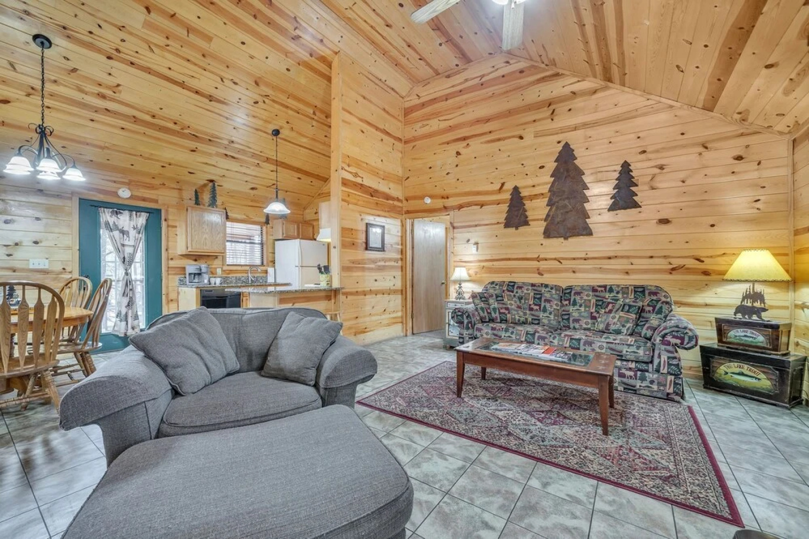 Bear Trail 2 Bedroom Cabin by Redawning