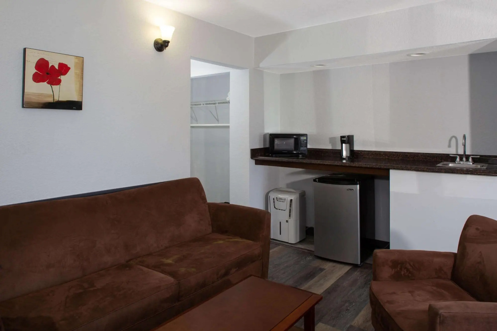 Super 8 By Wyndham Naples