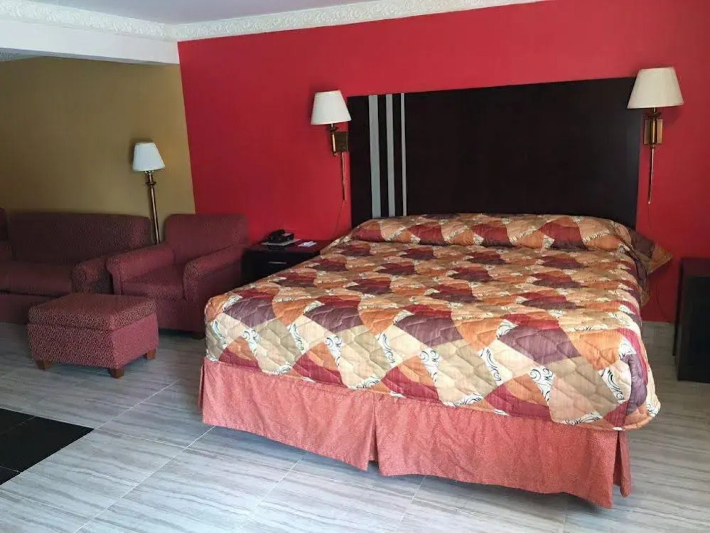 Travelodge by Wyndham Bay Shore Long Island