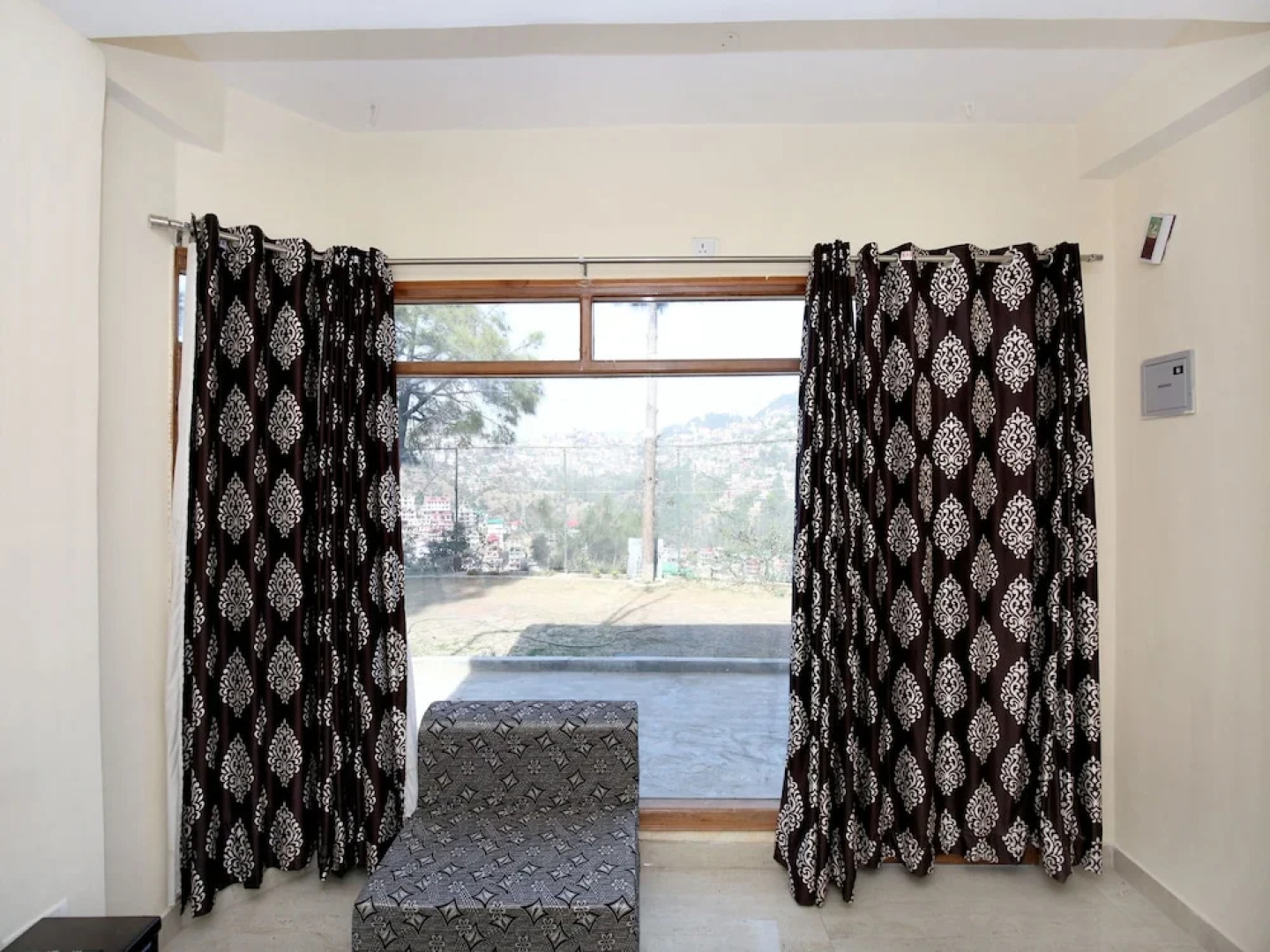 OYO 13228 Home 1BHK Aanji Solan