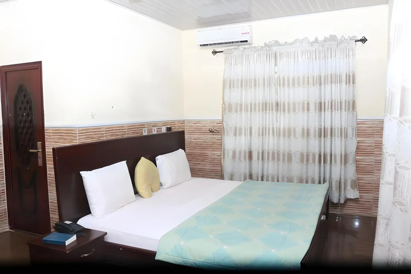 L & L Executive Hotels and Suites