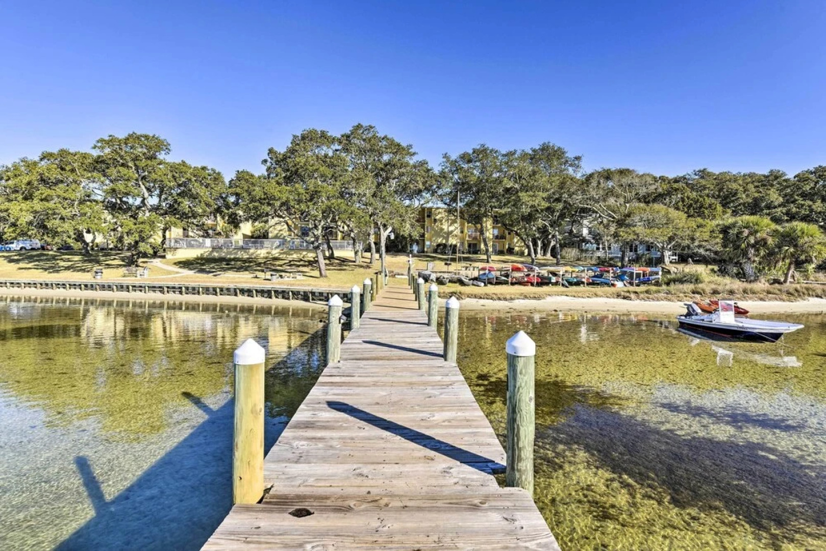 Waterfront Mary Esther Condo w/ Kayaks!