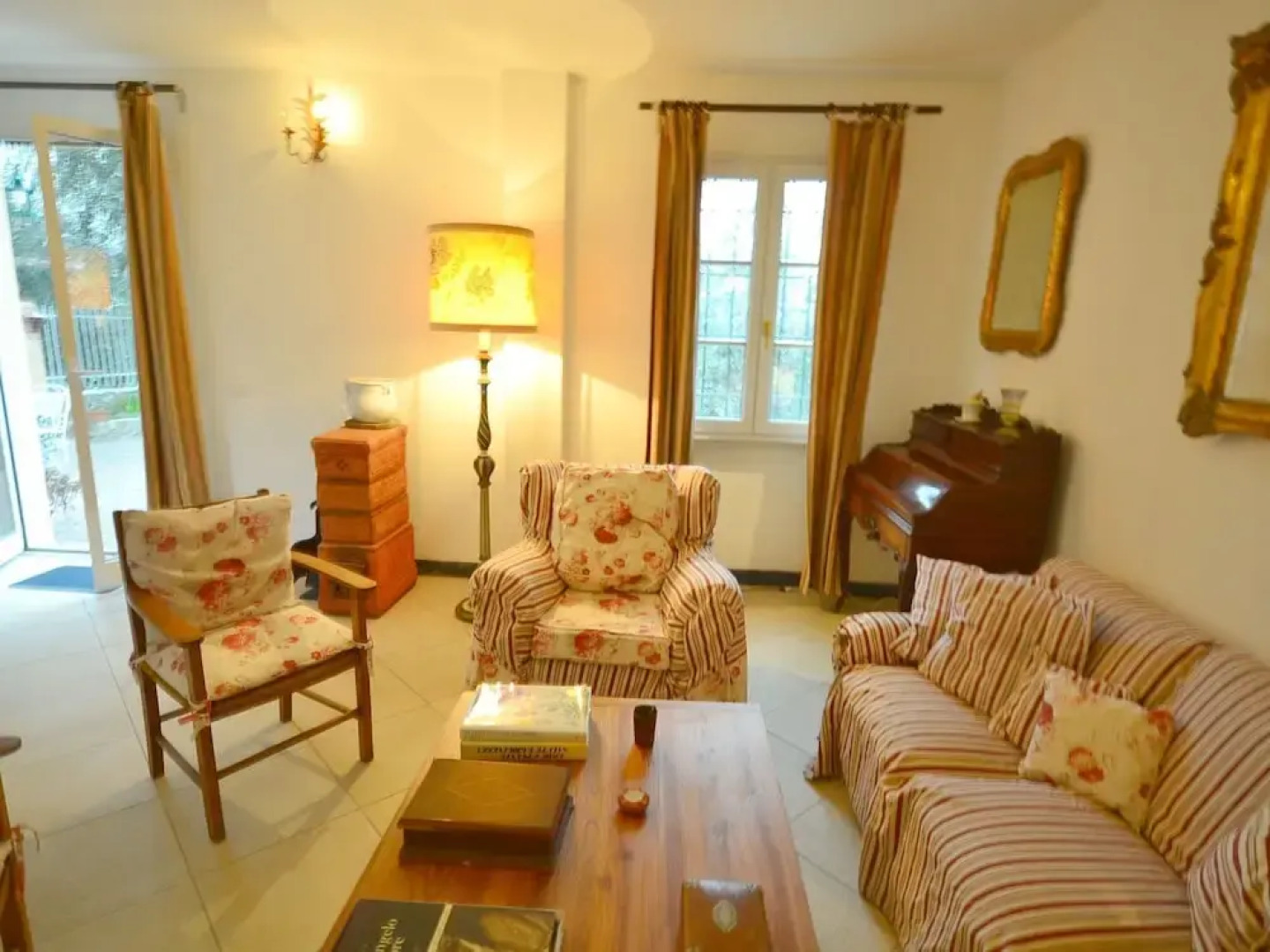 House Overlooking the Valley With a Barbecue on the Cool and Breezy Terrace