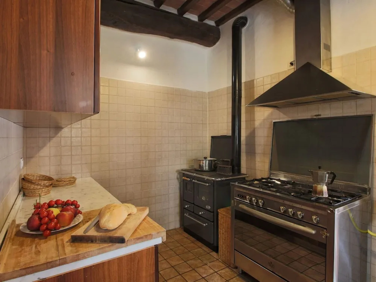 Farmhouse in Proceno With Pool Views