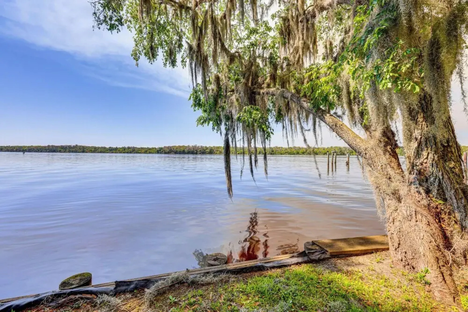 St Johns River Retreat in Welaka w/ Dock Access