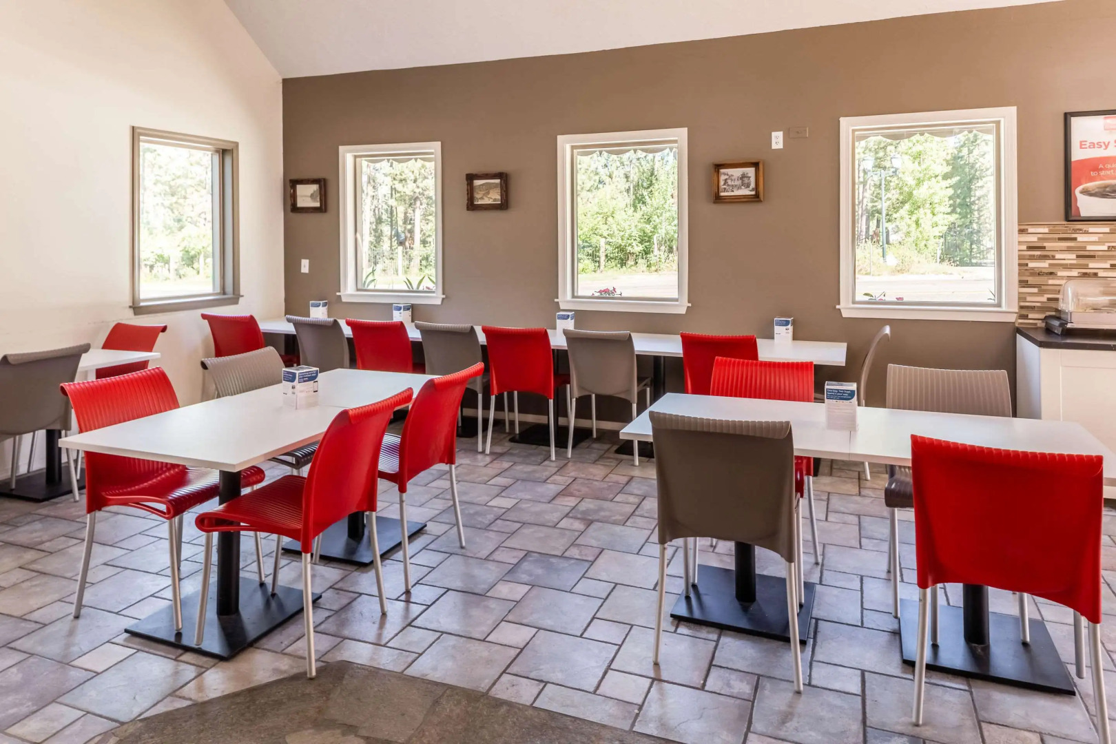 Econo Lodge Inn & Suites Heavenly Village Area