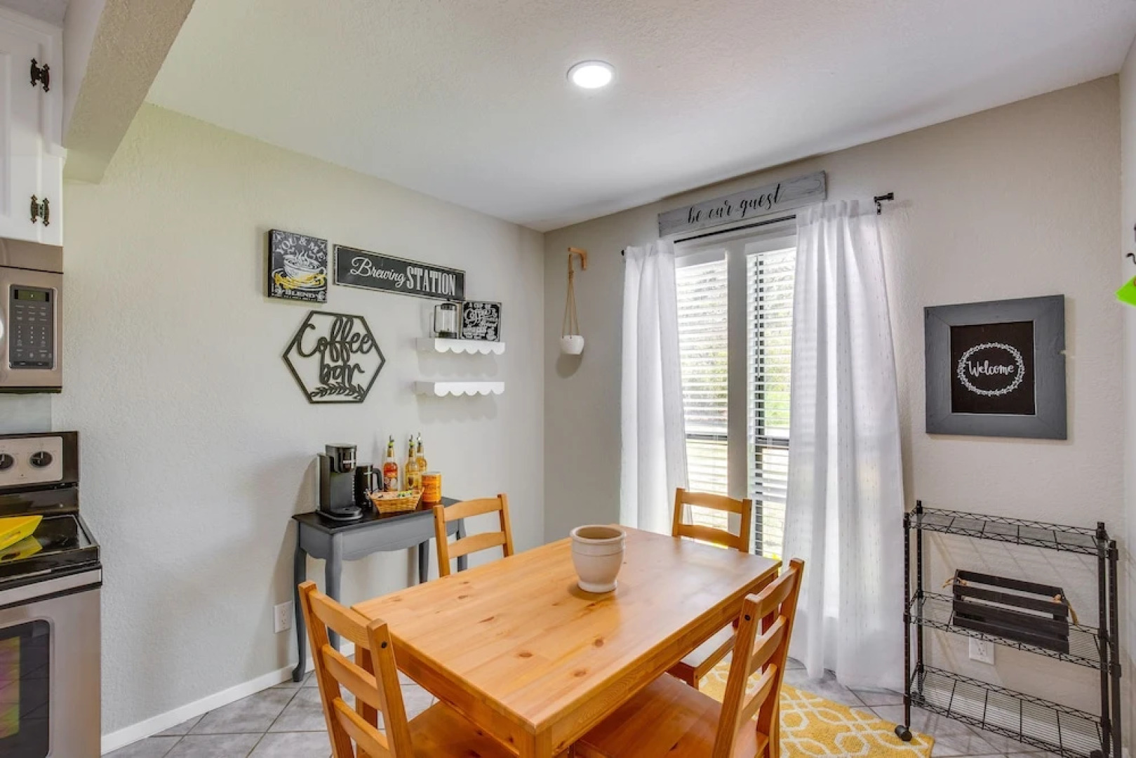 Charming Granbury Cottage Retreat w/ Private Patio