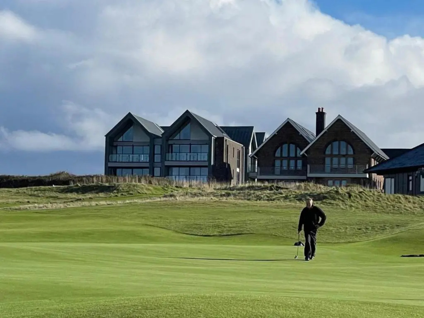 Luxury 3 Bed Penthouse Sea & Golf View, Brand New