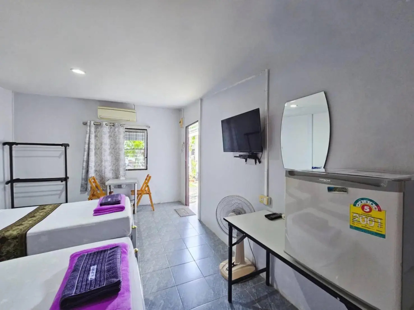 P California Inter Hostel