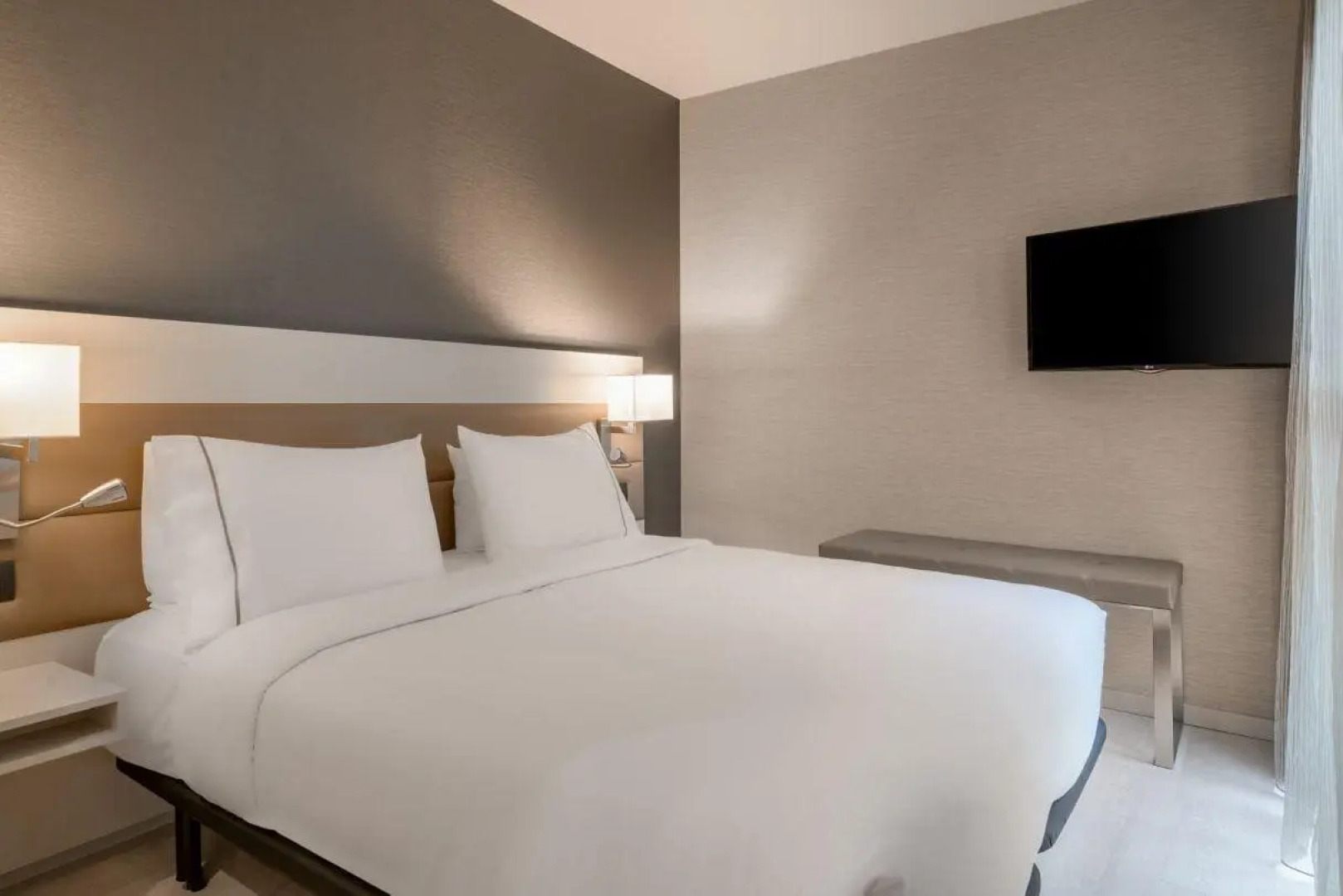 Отель SH Colon Valencia