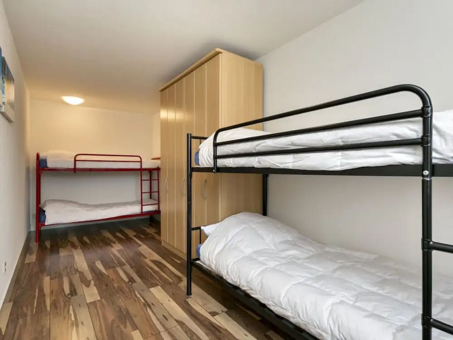 Spacious Luxury Apartment With Beautiful Views of the Marina