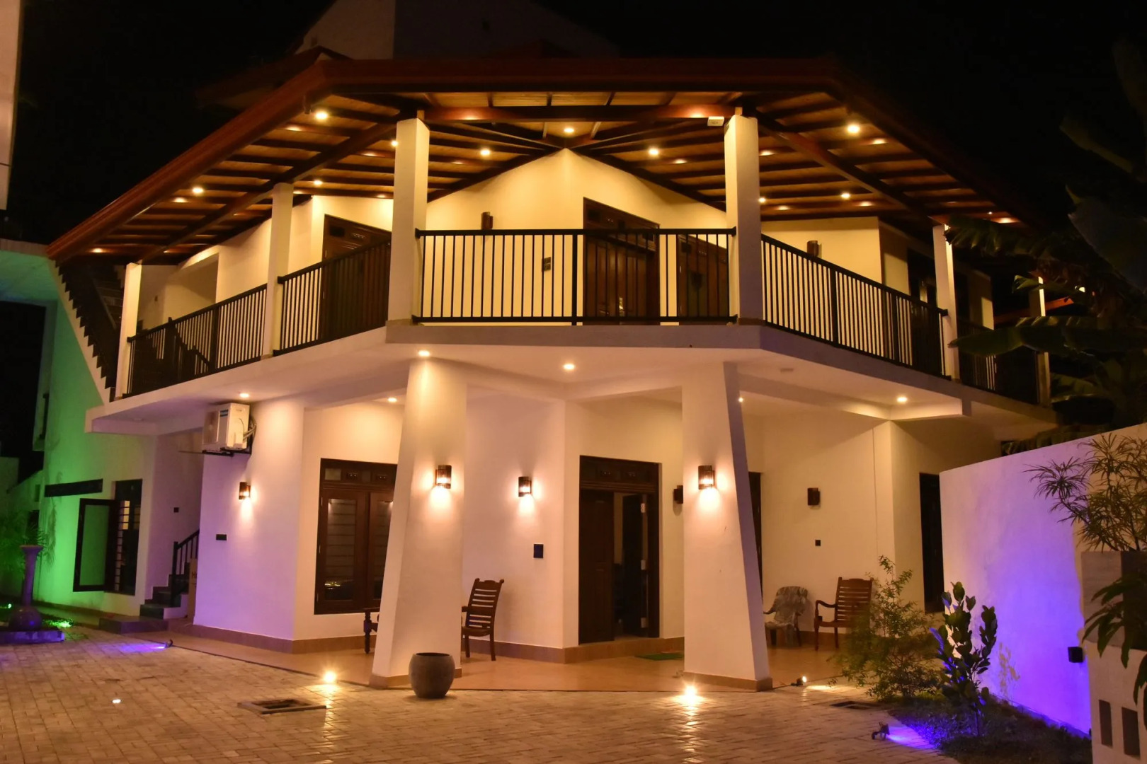 Aurora Four Seasons Villa & Spa