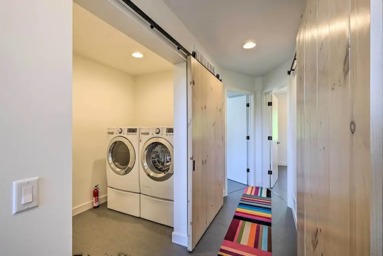 Luxe + Modern Home: 30 Mi to Saratoga Springs!