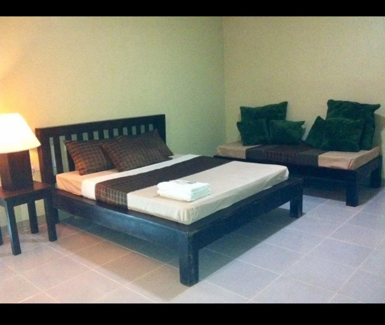 Monti's Place Dine & Bed