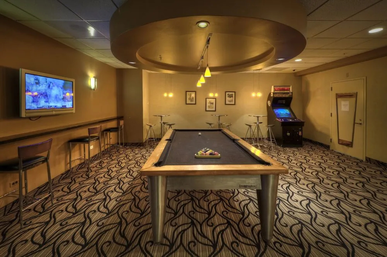 Chicago Grand Plaza Suites