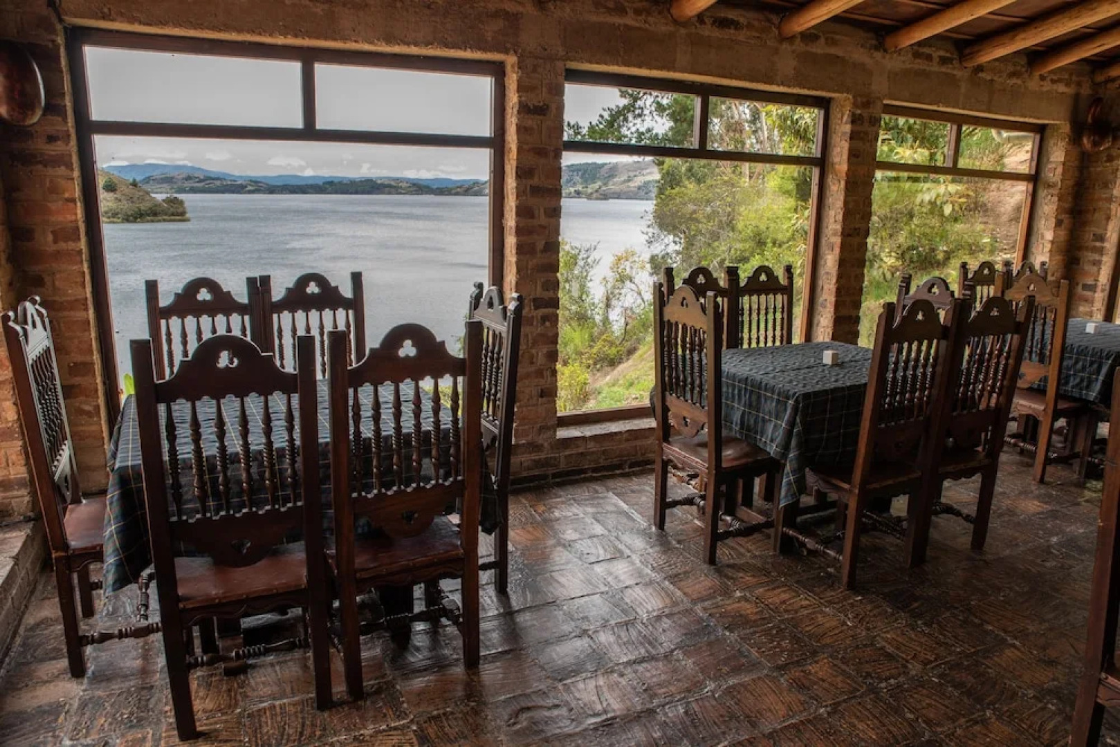 Hotel refugio pozo azul