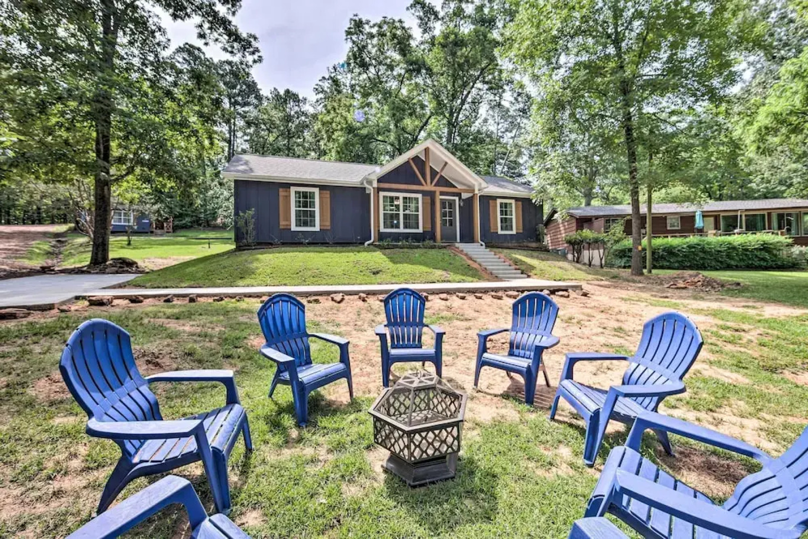 Stunning Avinger Retreat on Lake O' the Pines