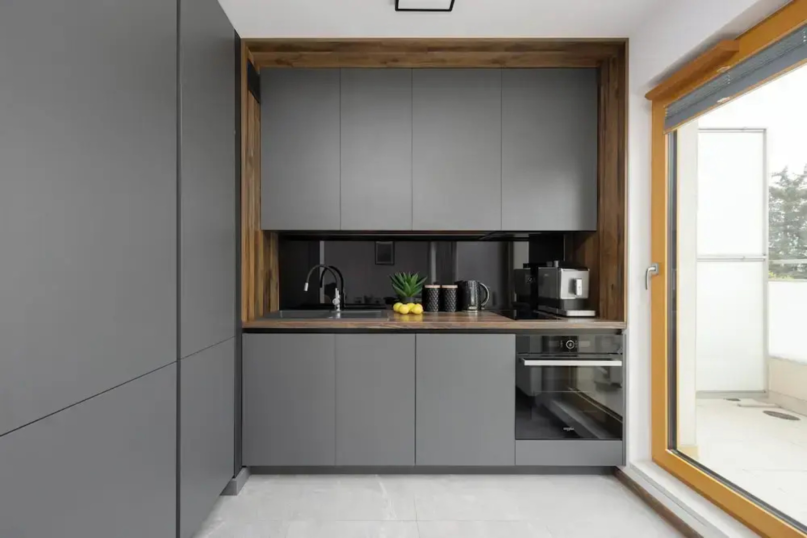 Bielawska Loft Apartment by Renters