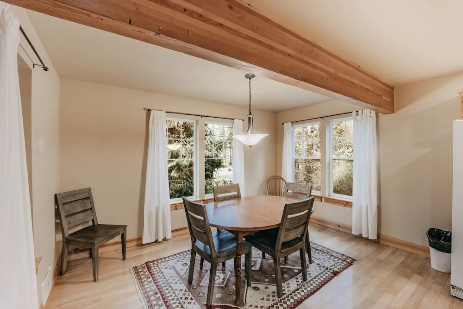 95gs - Hot Tub - Wifi - Pets Ok - Sleeps 4 2 Bedroom Home by RedAwning