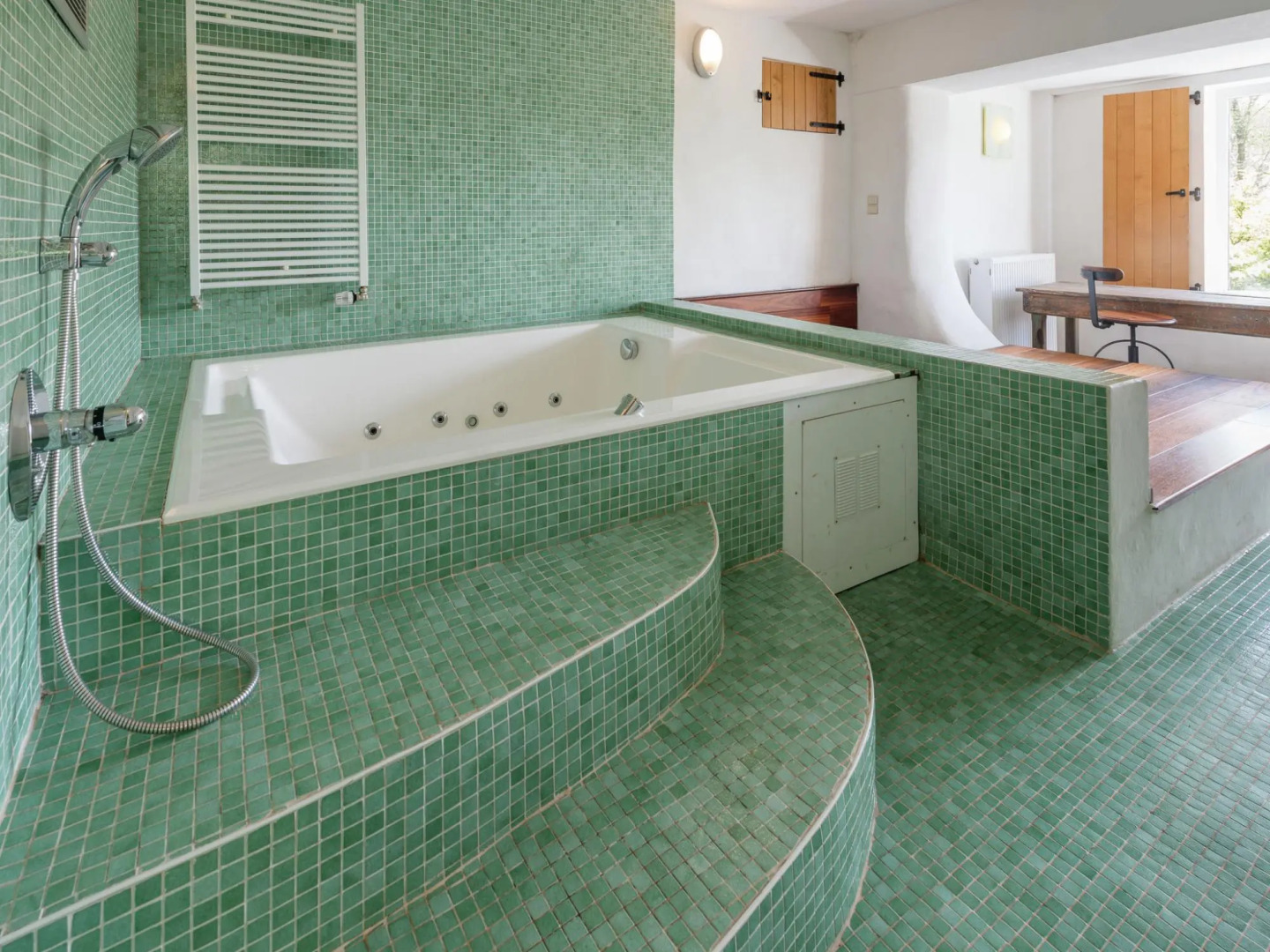 Beautiful Holiday Home in Redu With Whirlpool