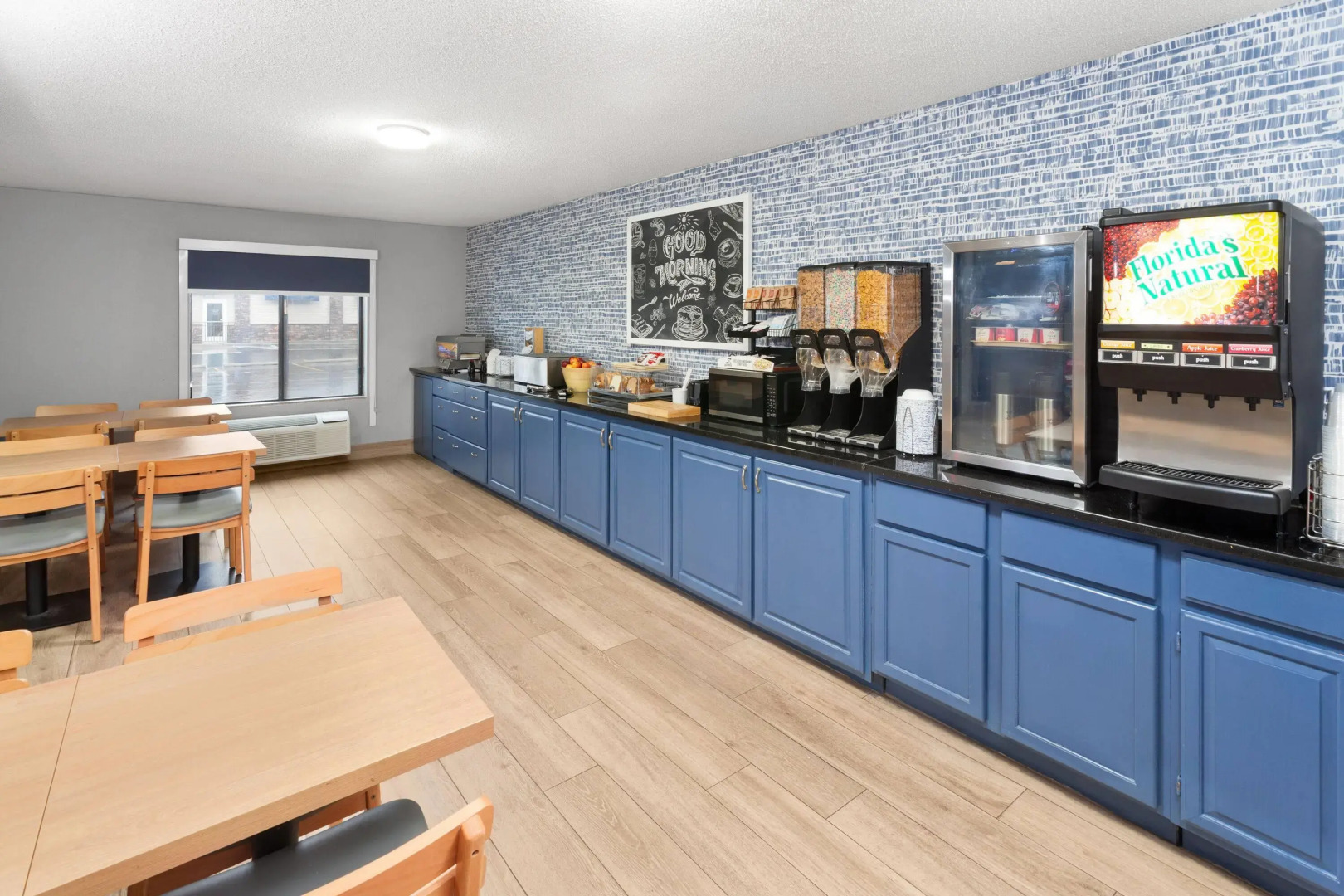 AmericInn by Wyndham Reedsburg