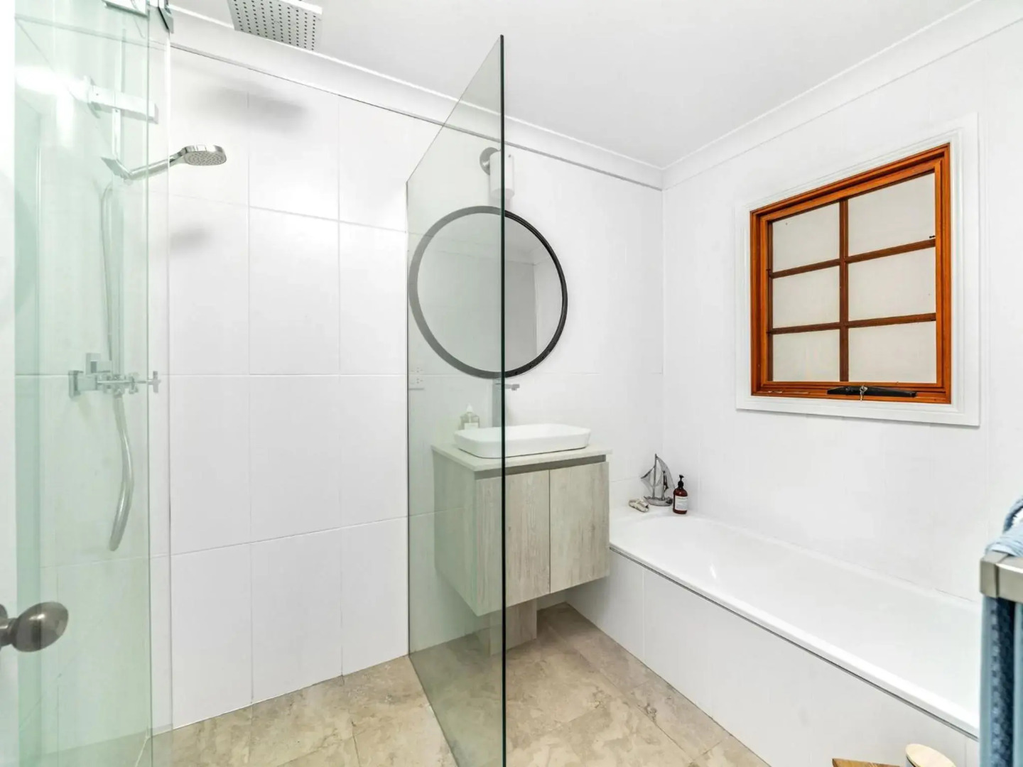 SEA DECK Hyams Beach 4pm Check Out Sundays