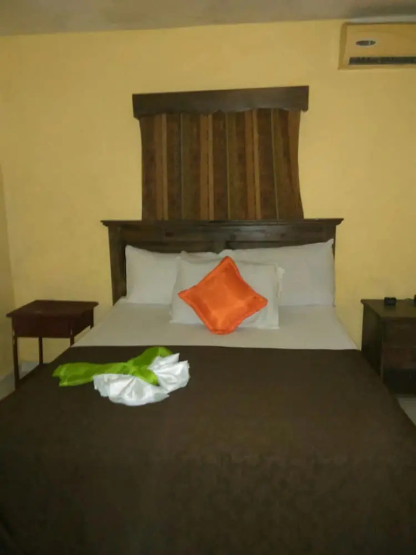 Gusto Tropical Hotel