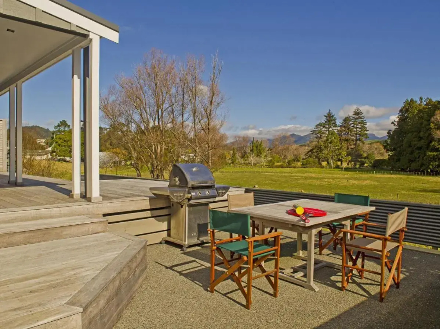 Sea Breeze - Whangamata Holiday Home
