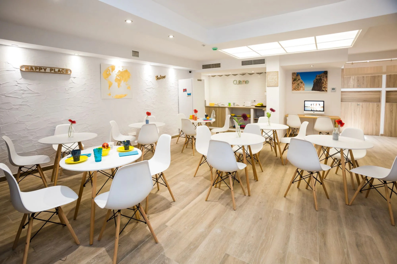 Y Hostel - Albergue Juvenil