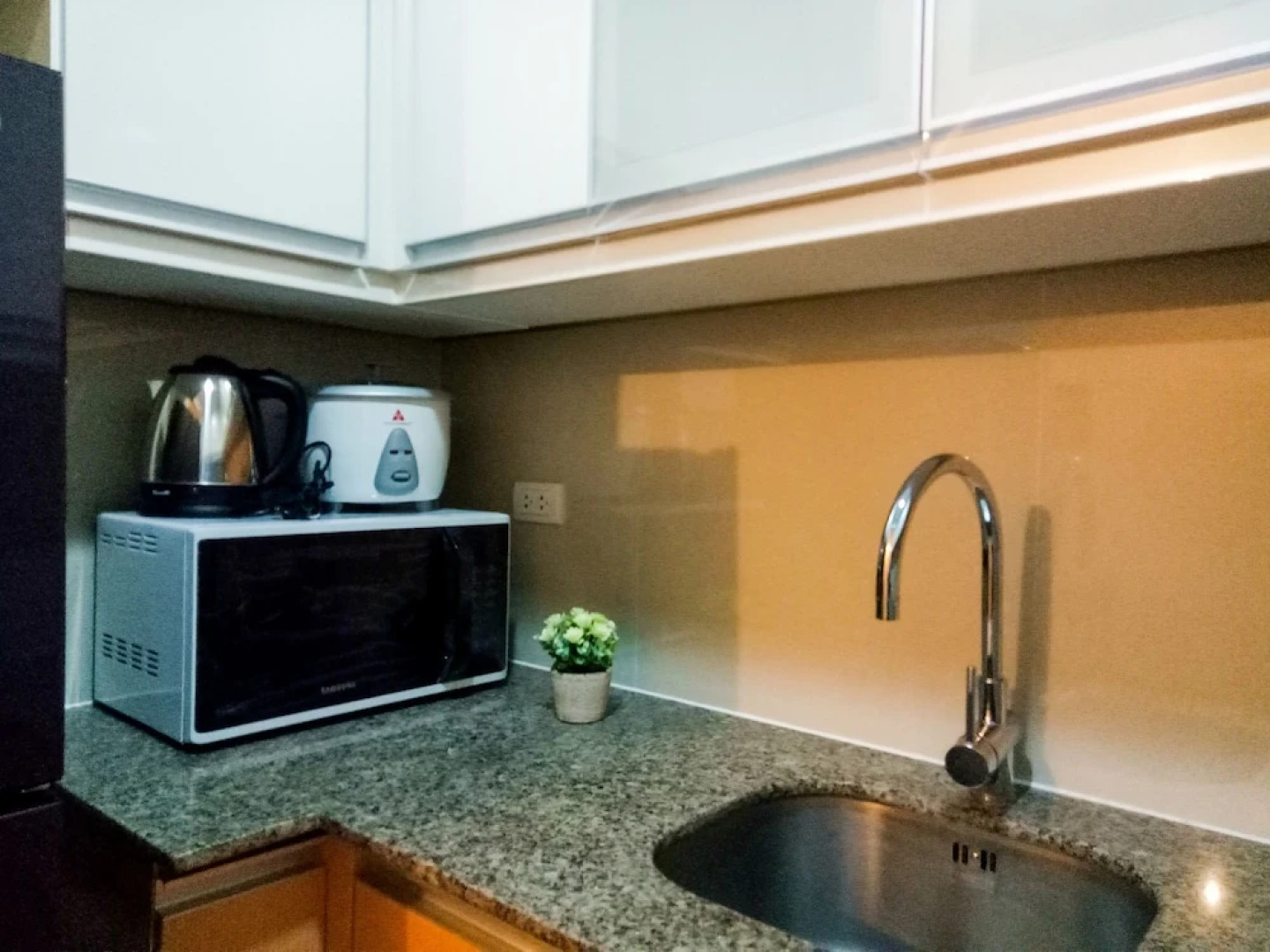 Airport T3 Newport Condotel