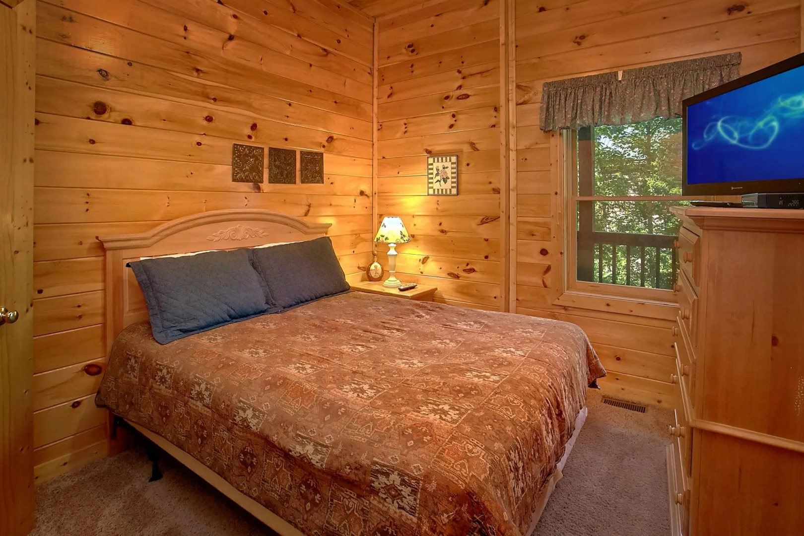 A Mountain View Theater Lodge Holiday home