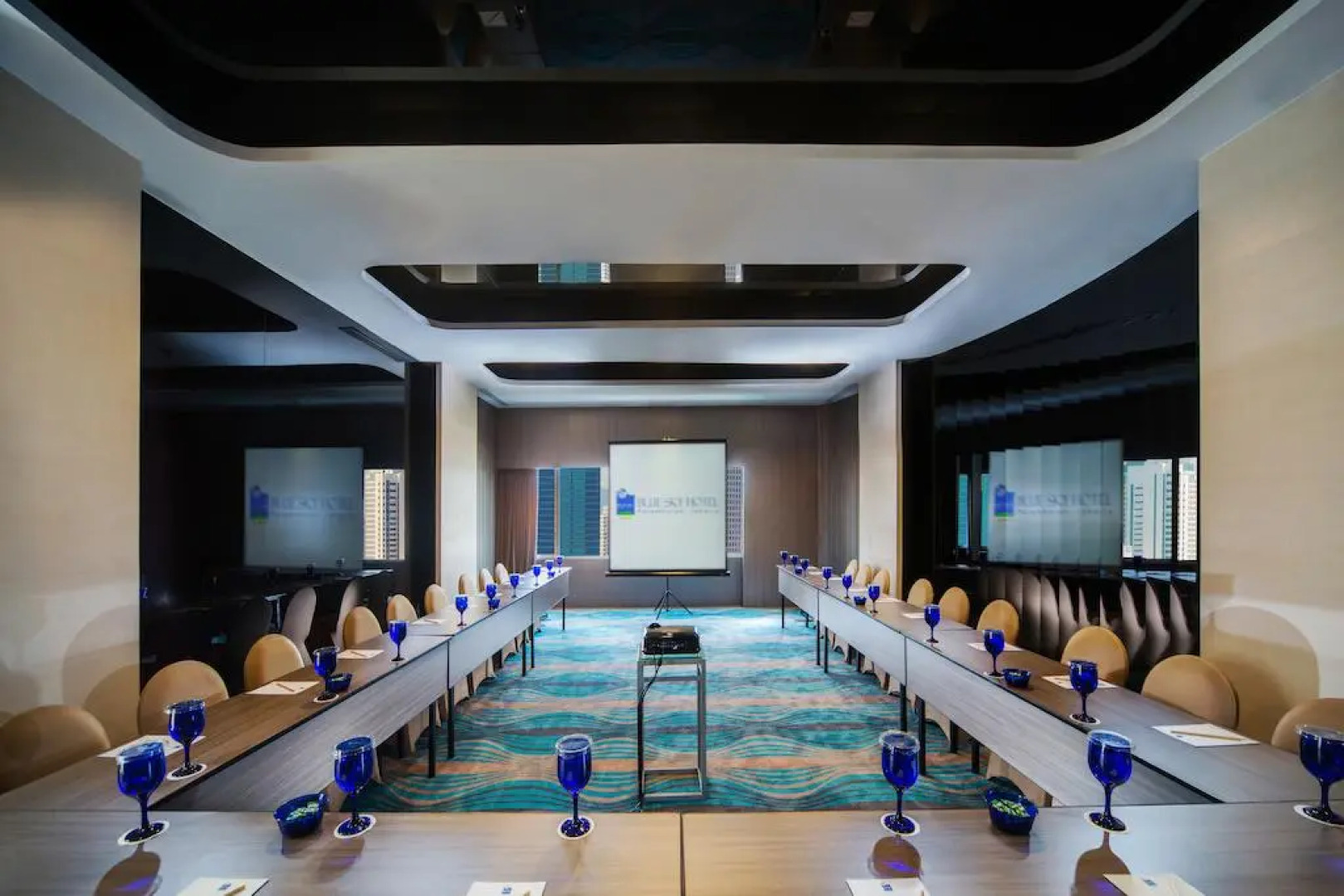 Blue Sky Hotel Petamburan