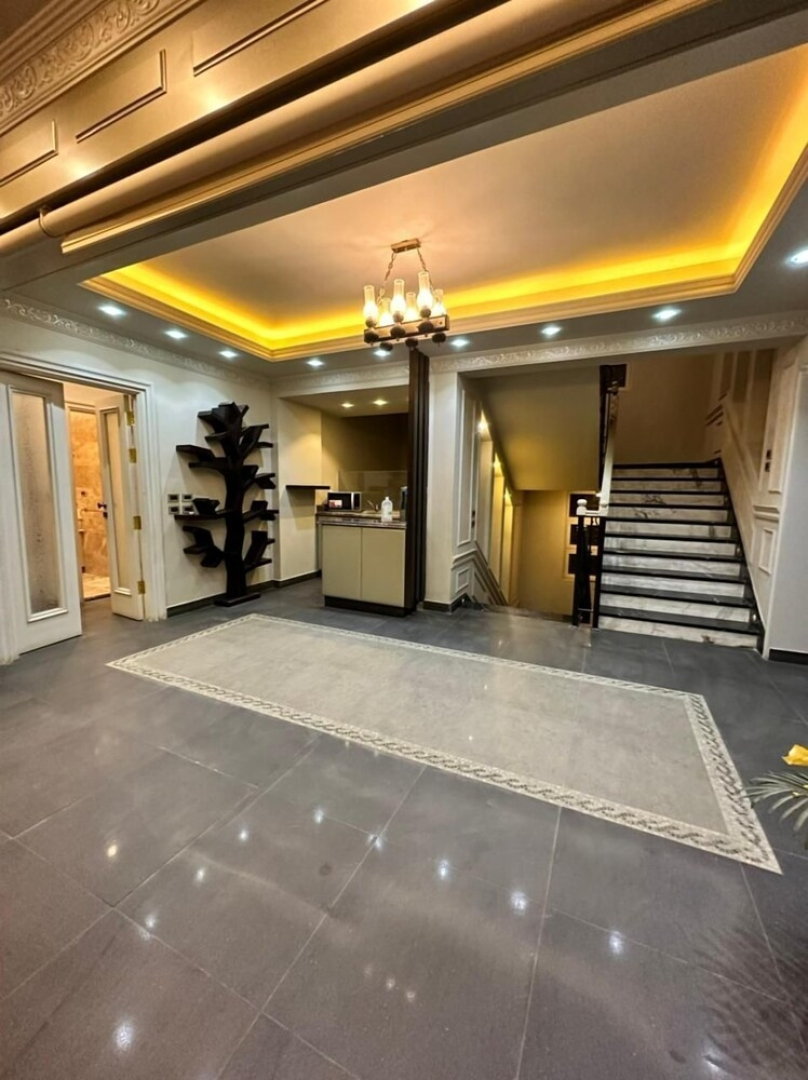 Beverly Hills Mansion