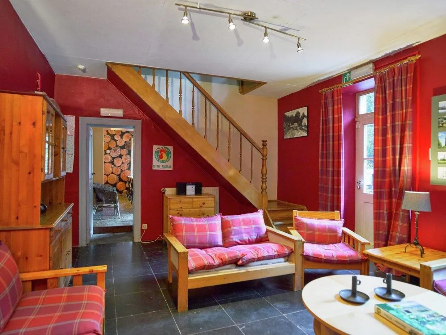 Spacious Family Home, Sosoye