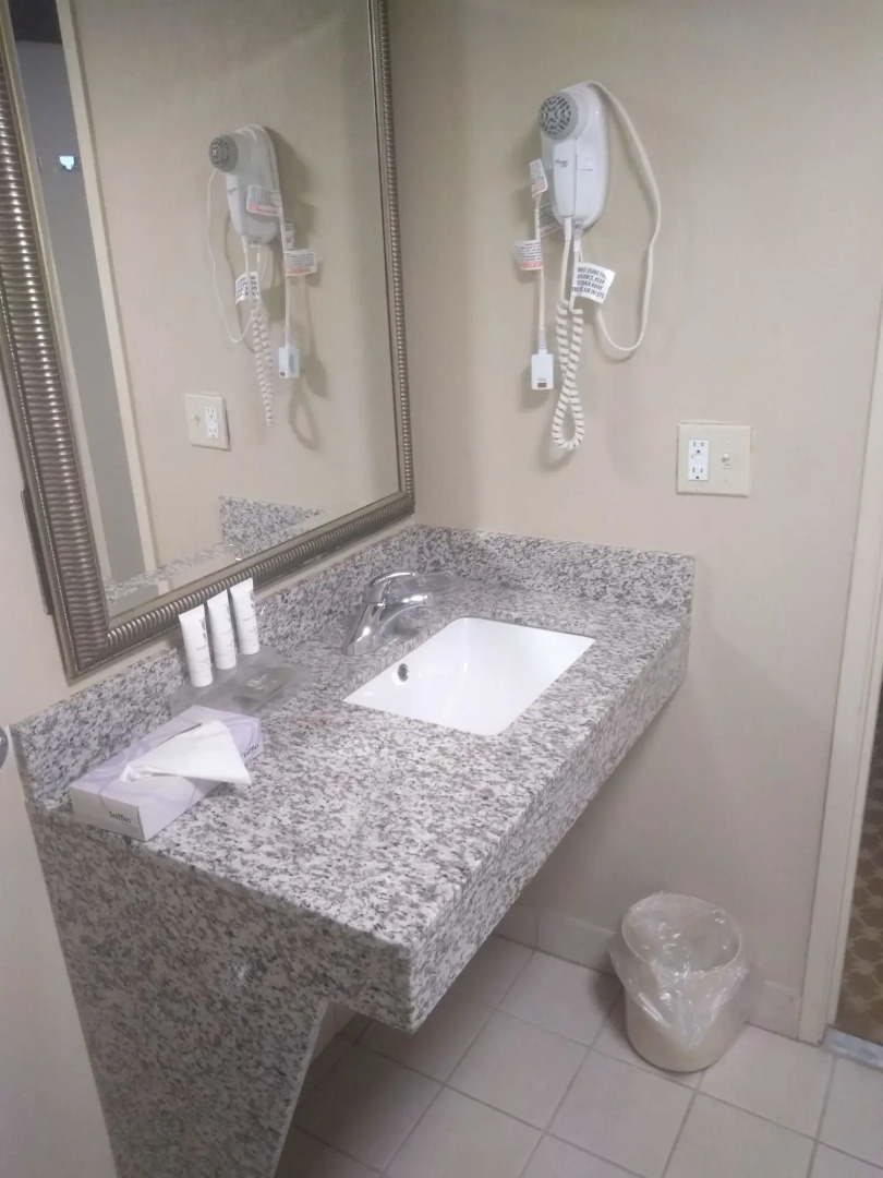 Portage Inn & Suites Kalamazoo