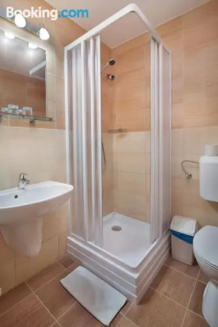 Lipa Hotel és Étterem