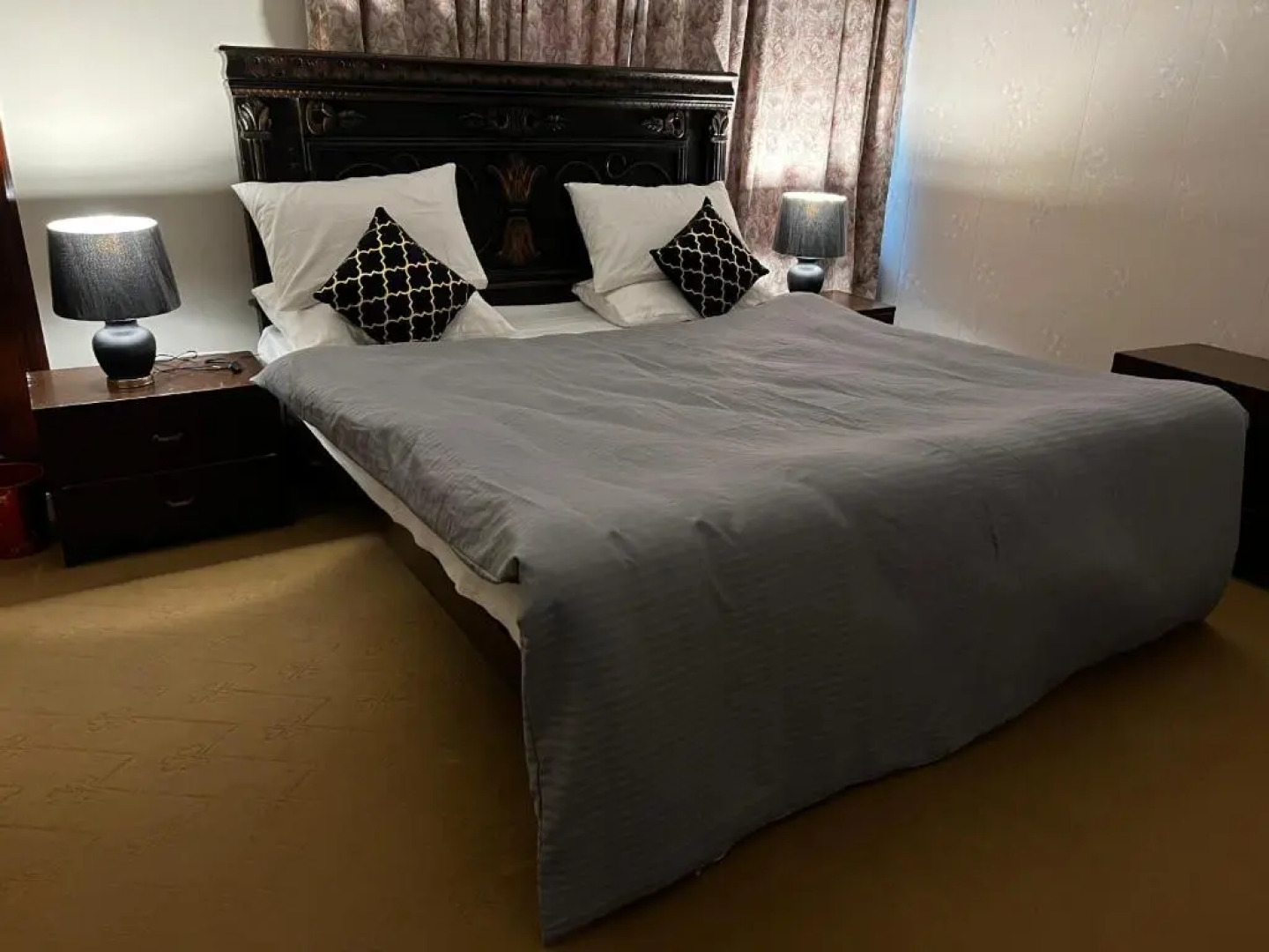 3 Bedroom House in main blue area f-6