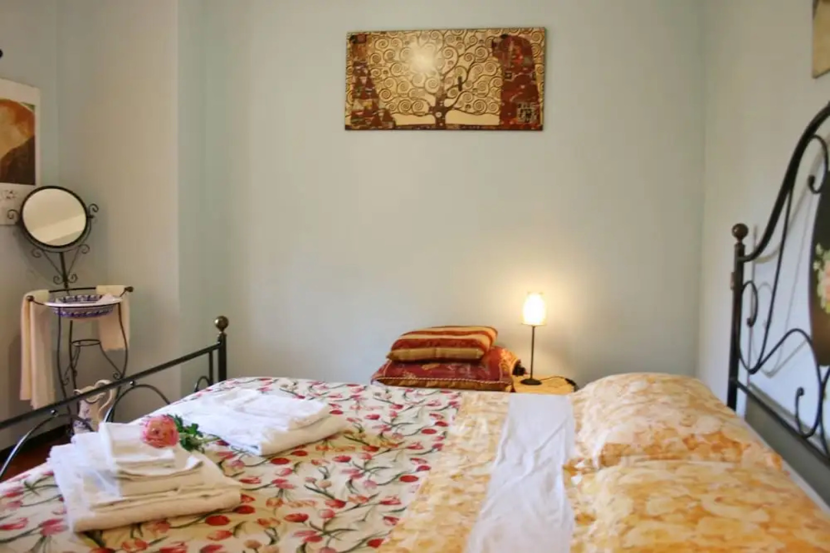 Beautiful private villa with WIFI, private pool, TV, pets allowed and parking, close to Arezzo