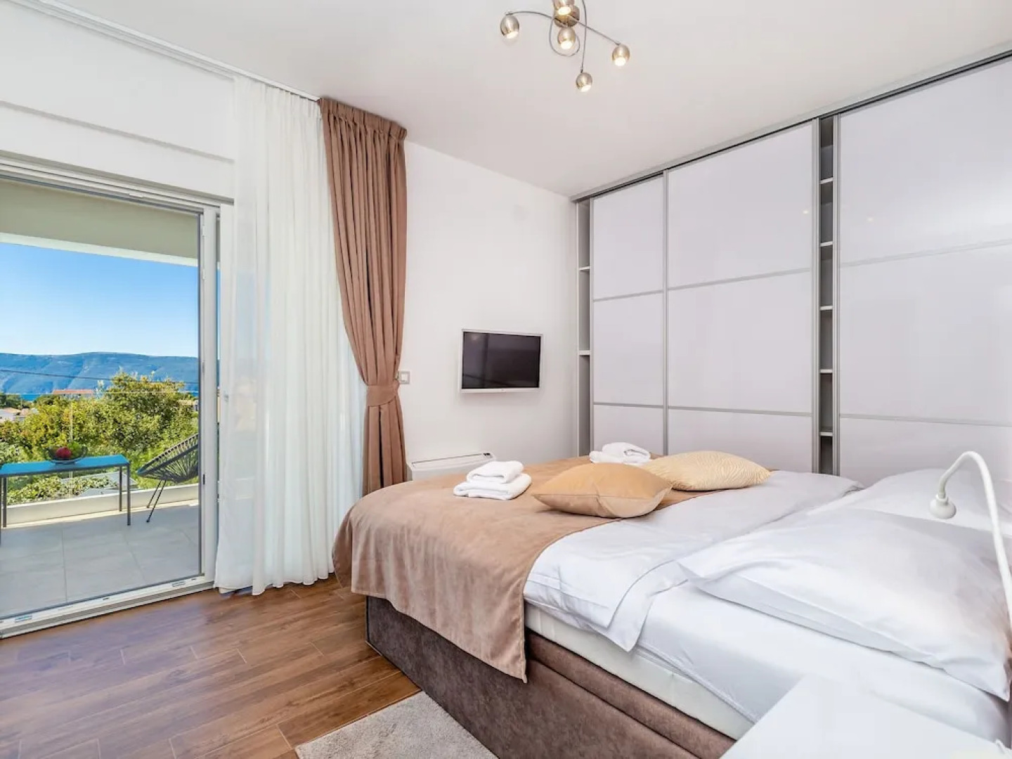 Scenic Villa in Linardi?i With Private Swimming Pool