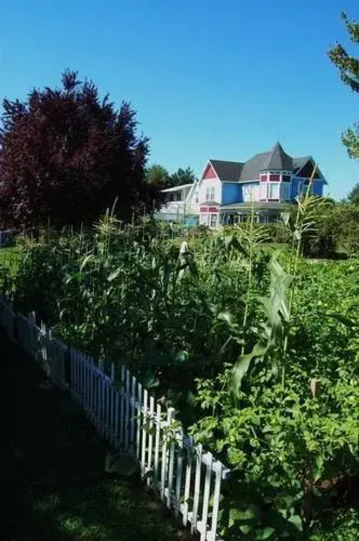 Sundara West Bed and Breakfast