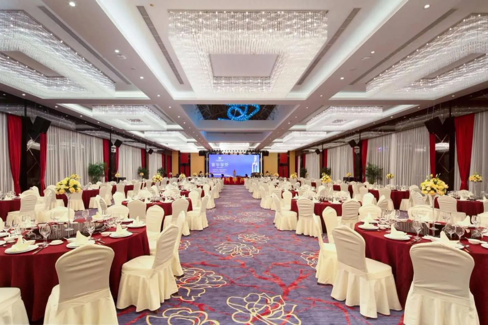 Yiwu Zhonglian Kaixin Hotel