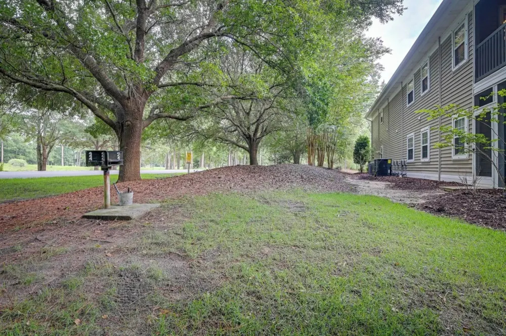 High-end Pawleys Island Condo w/ Porch & Pools!