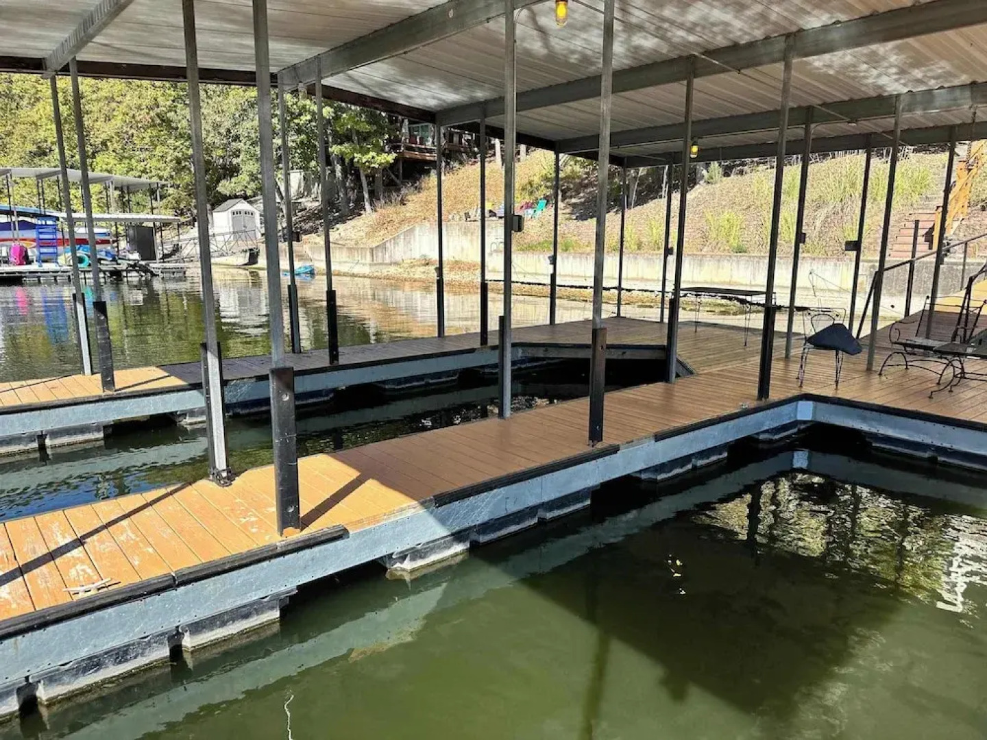 Lake It Easy - Waterfront Getaway With 7 Bedrooms!