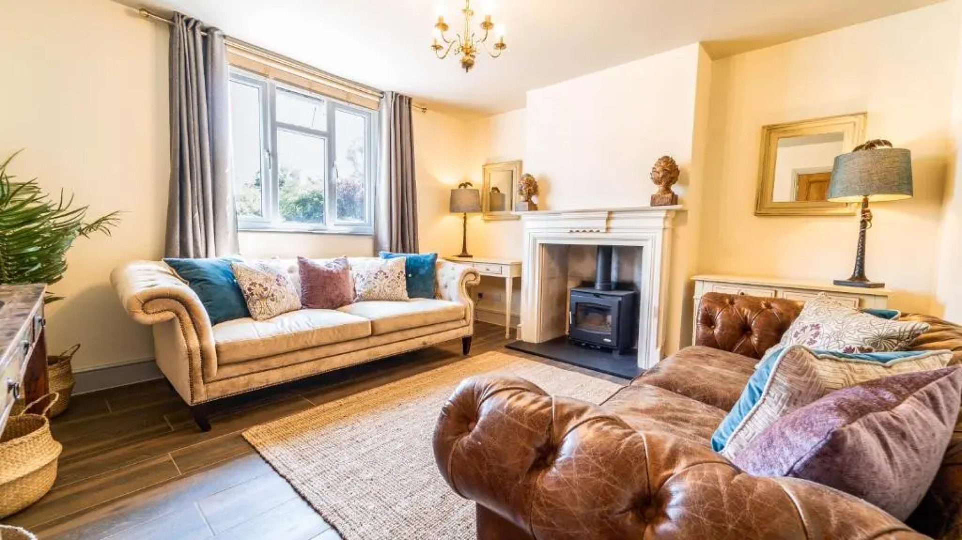 Cosey 2 Bed Cottage With Pool 35 Mins From London