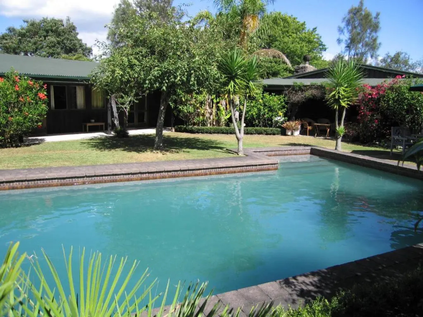 Thorold Country House