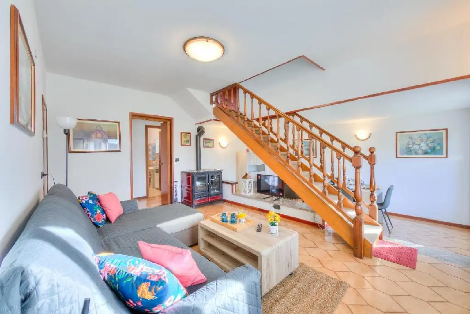 Cedar House Villa Few Minutes From Lake