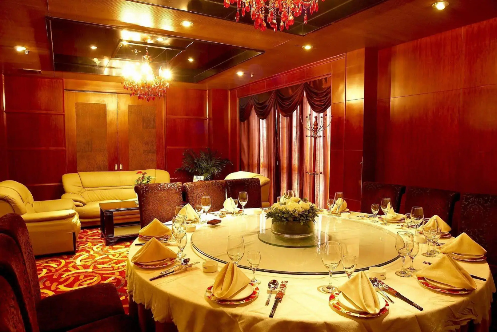 Bossman International Hotel