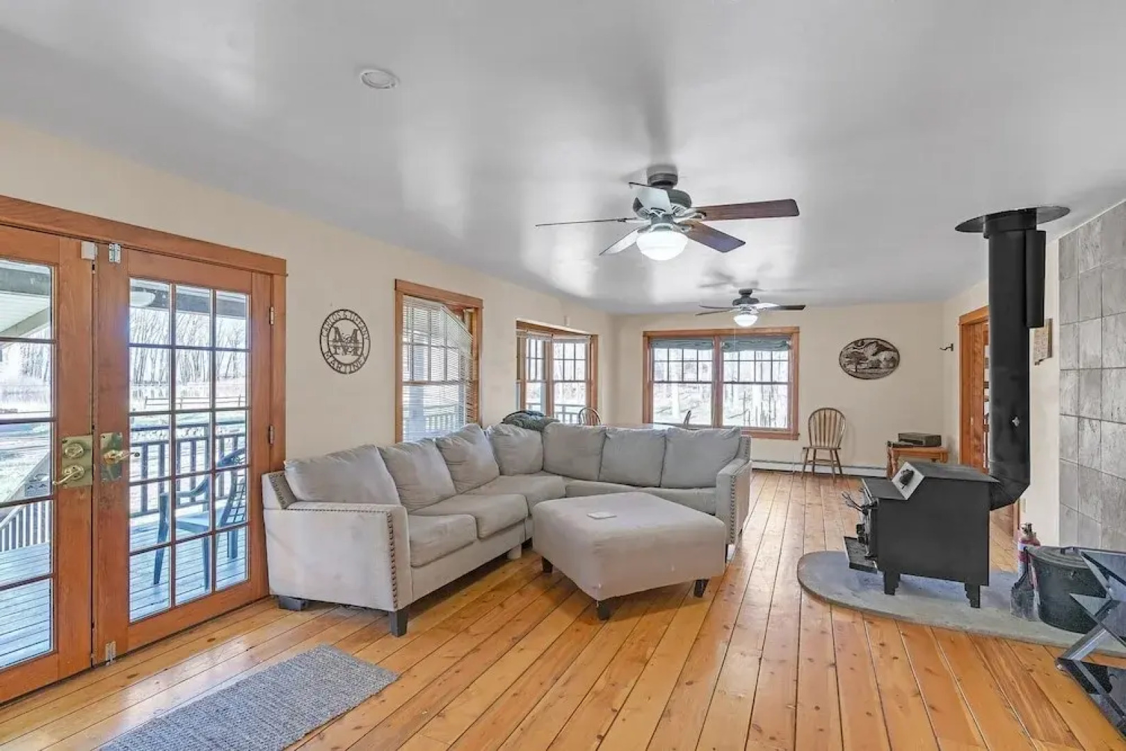 Charming Country 4br Retreat With Riverfront Views 4 Bedroom Cabin